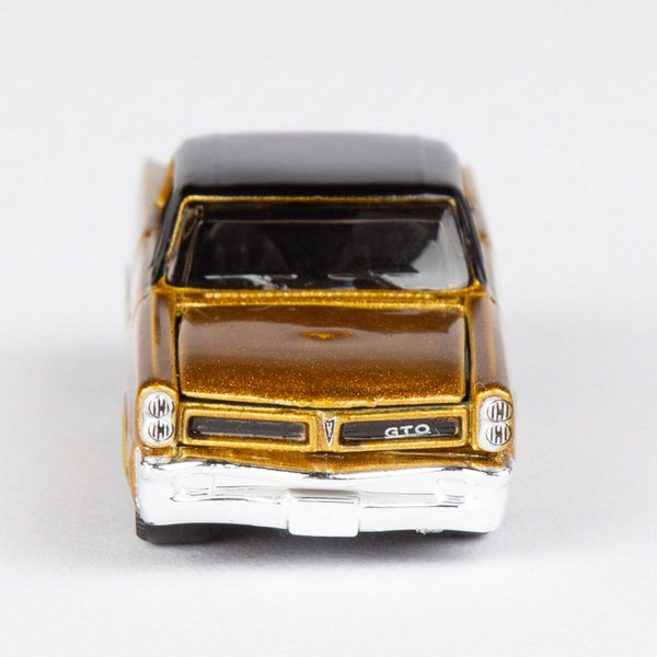 V4H1B0882030F3DBAA121AD0CF8FC14B1F7R5746369P6